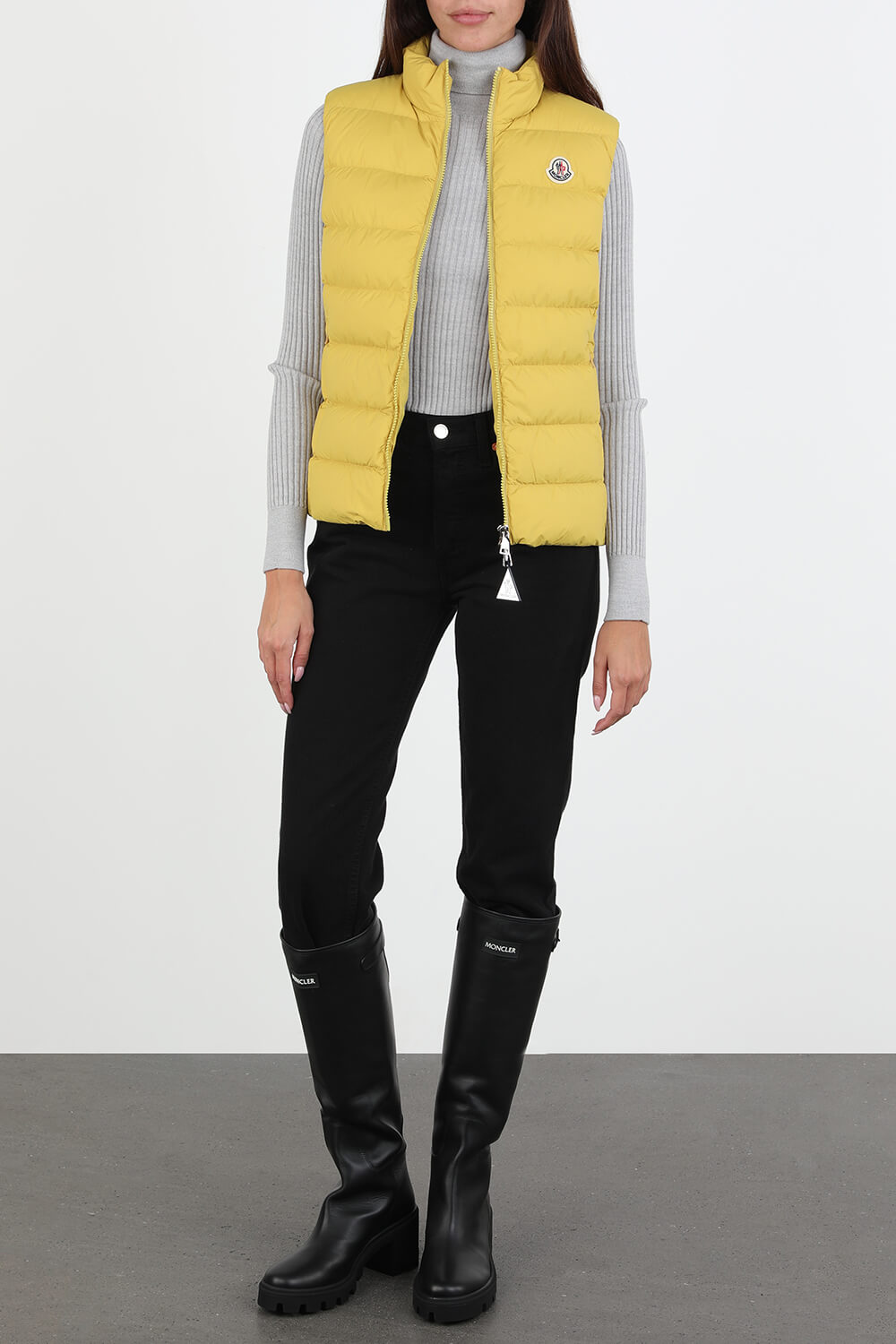 סריג עם לוגו בצבע אפור